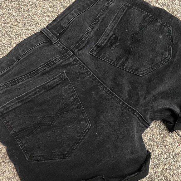 Classic black denim shorts - Picture 2 of 2